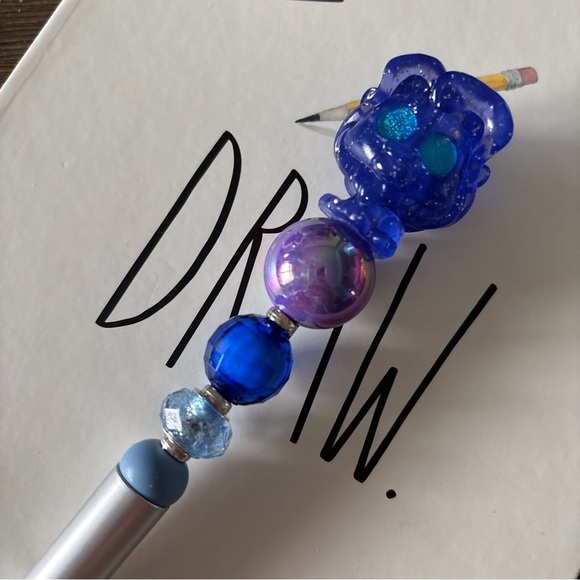 Disney doorables: The Lion King: Spirit Mufasa handmade beaded pen - Picture 1 of 3